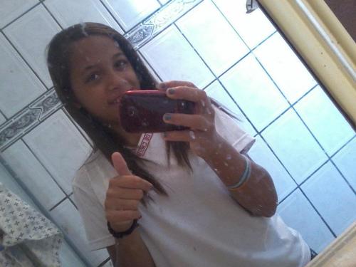 • 'Biografia {?}
Fala sério! Como vou resumir minha
vida aki no twitter?
;P