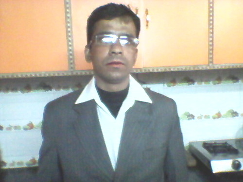 shahidallahabad's profile picture. जब तेरी डोली उठी तब मेरा ज़नाजा निकला अए मेरे चाह ने वालो मेरी कब्र पर मतआना कब्र पर आना तो फूल मतलाना  मुझ पर ना चढ़ाना क्योकि मै पहले से दबाहूँ मुझे और ना दबाना