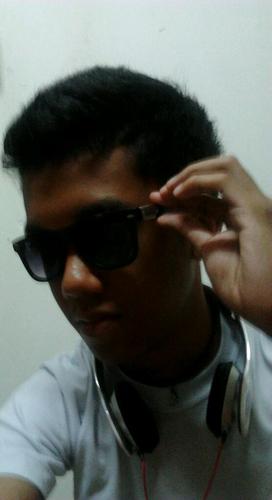 just the way i am :) follow me , i'll follow back :) 3