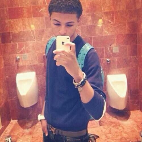 LayahCookie_xo's profile picture. Mindlesa. Jetsetter. Aries. Blessed.