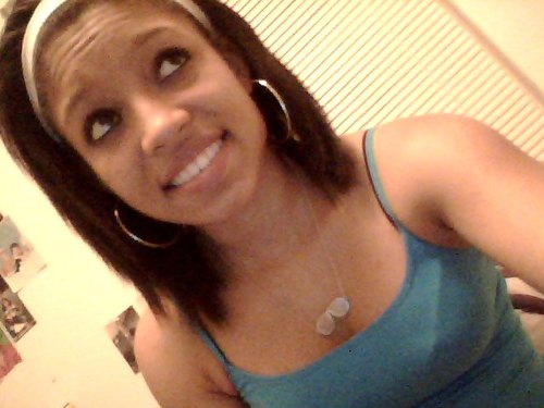 Baby_Dee1258's profile picture. Im Dominique.MOtto : YOLO . 
&& That Follow BUtton YOu See On My Page YOu Should Hit It Foshoo' . (: