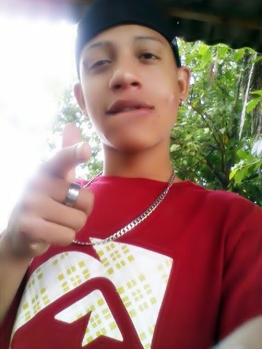 prazer , Everth mais conheçido como Dj Leozao , aquariano , 19 anos Namorando , Dj Oficial do @McRicardinho_
