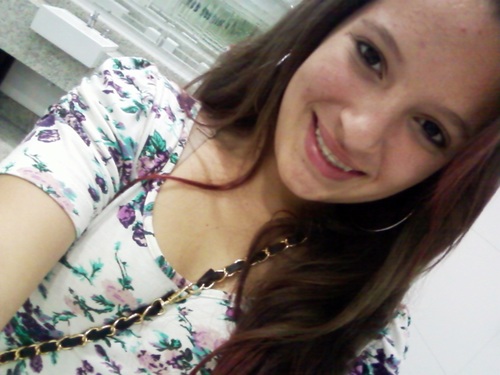 Melhor amiga da @Tatiaane_, melhor prima da @feermancini, irmã da @jess_infane! Agora já pode seguir hehe ;$
