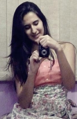 Quem pratica a felicidade, desconhece o sofrimento. E mesmo que sofra desilusões não deixa de buscar a felicidade e está sempre a tentar.  ;)