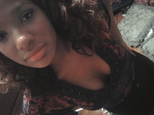 myrarock's profile picture. 