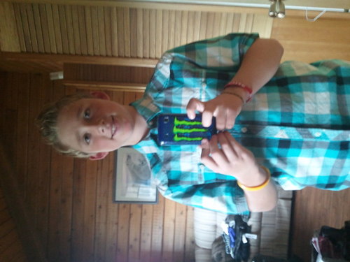i am an amazing zombie player and i love to dirtbike play hockey and soccer+ mtn bike