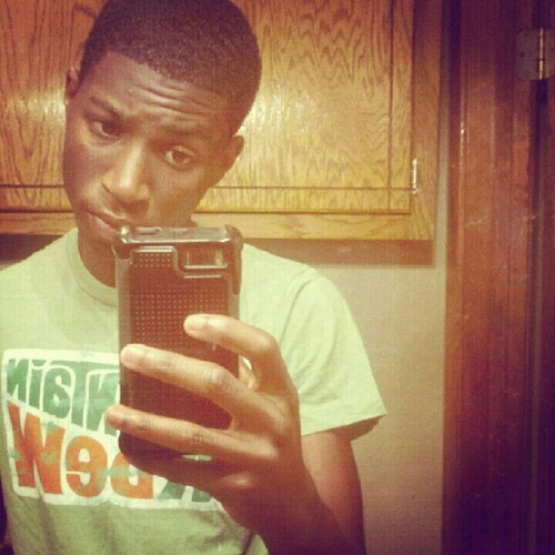 iAmPrettyboiTre's profile picture. #team darkskin #team nice person #team sph #team android #team myself #swagg#smart #team track #handsome