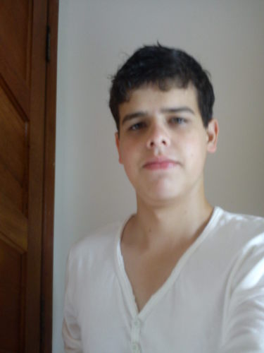 Me molha, me lava, me ensina, me inspira e arde outra vez no meu coração.