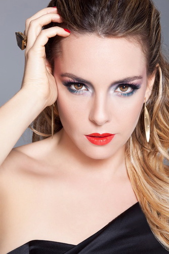 Fã Clube Oficial dedicado a uma das melhores e mais belas atrizes do país: Regiane Alves!