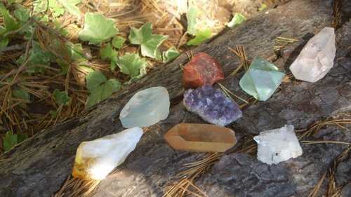 Certified Crystal Healing Practitioner, deeply connected and attuned to crystals with knowledge of their metaphysical and geological properties. I sell crystals