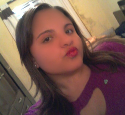 tenho 16 anos , sou sincera , não gosto de falsidade ,amo meus amigos e inimigos tbém. odeio falsidade e pessoas falsa. 
Amo a Deus acima de tudo e adoro louva