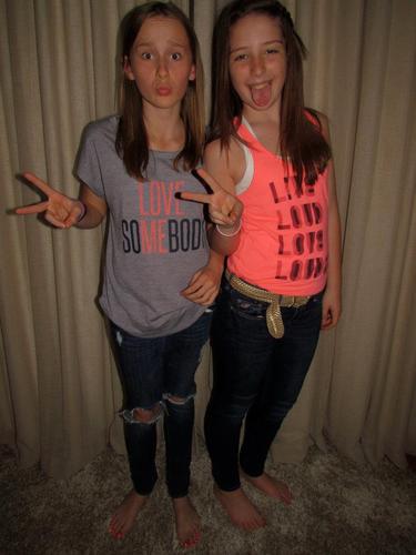 2 bestfriends:) abby and ava. We love One Direction and Justin Bieber ♥ xx:)