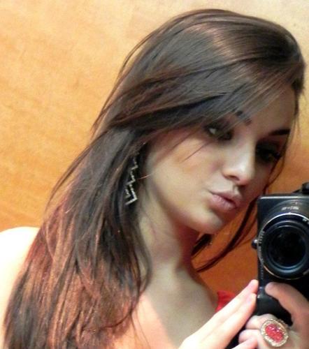 a anjinha com planos malignos, a menina do bem q faz o mal, a menina q te conheçe a garota q te enlouqueçe...