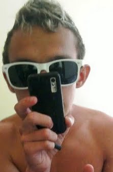 Palavras são perdidas, promessas são esquecidas, papéis e cartas apodrecem, mas o verdadeiro amor é o que permanece...