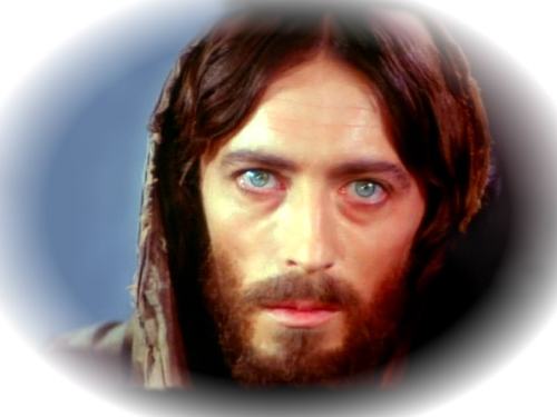Porque la Palabra de Dios es viva y eficaz, y más cortante que espada de dos filos; y penetra hasta partir el alma y el espíritu. Hebreos 4:12