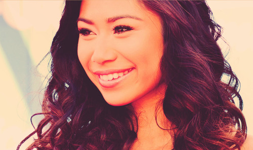 Jessica Sanchez is so amazingly talented♥ she followed me on 5/26/12 best day of my life. #blujayforever