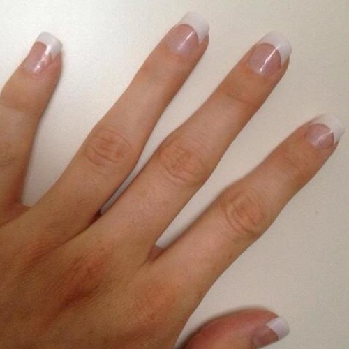 i am a mobile beauty therapist i live in hull i do nails spray tans hopi ear candling indian head massage hair exstensions minx nails manicure pedicure ect