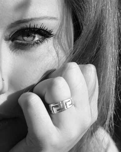 New account // Nouveau compte : @CakeOnBitches ; see you there guys x