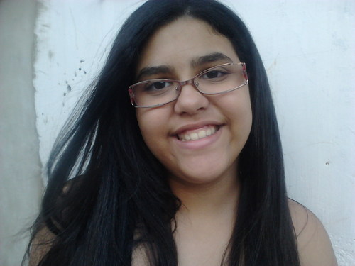Estudante, 14 anos, sagitariana e agora twitteira...