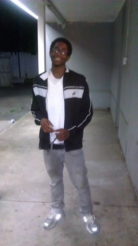 My weed aint green im in love with pussy && money wat can I say im singal an human .! #RIPLilMarcus #512wildside #TeamLoveMySistaSata.!
