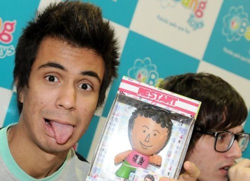 um bonequinho (: