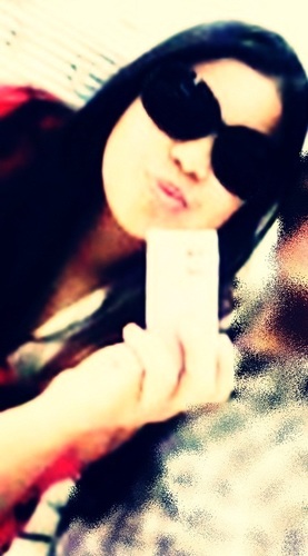 15 anos, pisciana, chata, ciumenta, impaciente, descontraída e feliiz (:
http://t.co/Q9I2DC4t