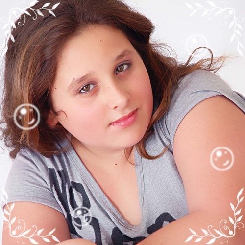 menina extrovertida doida apaixonada pelo seu time e por uma outra coisa tbme mais uma coisssa menina que nao tem sentido nenhumm kkkkkkk