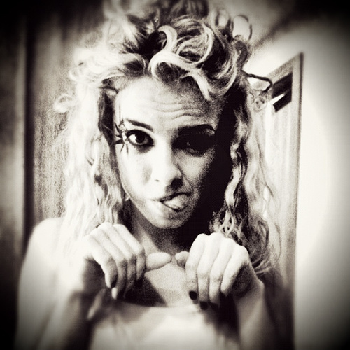 Dona: @adryelle_Reis
Since:13/08/2011
Orgulho , admiração , amor são só uma parte do qe sinto por vs  @Lua_Blanco .