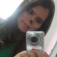 Garotas podem parecer frágeis,mas não são estúpidas. Hoje ela chora, amanhã ela se vinga.