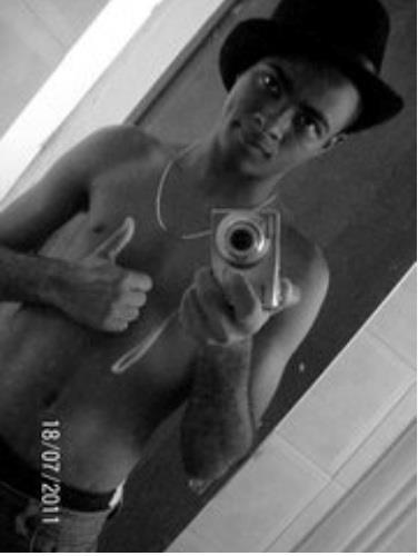 Hey Prazer Pedro Otávio, tenho 21 anos, Nazireu, Bailarino,universitario,Twitteiro,Sou realista, muito romantico, sincero e Muito bipolar.follow-me?.