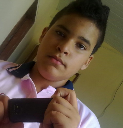 Paraibano , flamenguista,13 anos , Gêmeos.. , Jogador de futsal , ama um açaai , musicaas Forro,pagode sz ..... Arthur Benedito Medeiros Da Costa :)