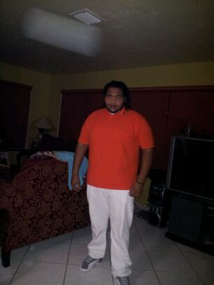 fonzoe305's profile picture. 