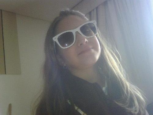 sou uma menina de 11 anos e tenho a melhor mana do mundooo se mecher com ela meche comigo tambem