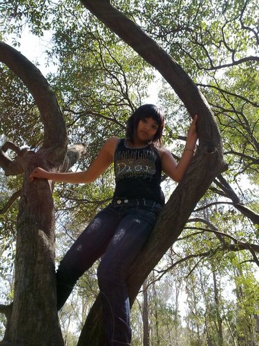 Namibe24's profile picture. Soy Mónica. Me encanta conocer gente y platicar mucho de diferentes temas. Adoro la literatura (eso estudié) y la música, toco el piano, estoy aprendiendo.