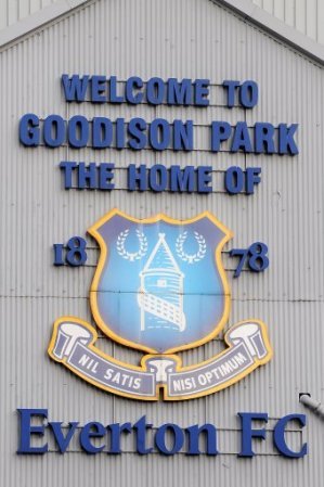 I am 45 years young,a Everton fan,married to Bernadette with four lovely kids :Sammy Jo 22,Bradley 14,Stephen 10 and Tia is 8.