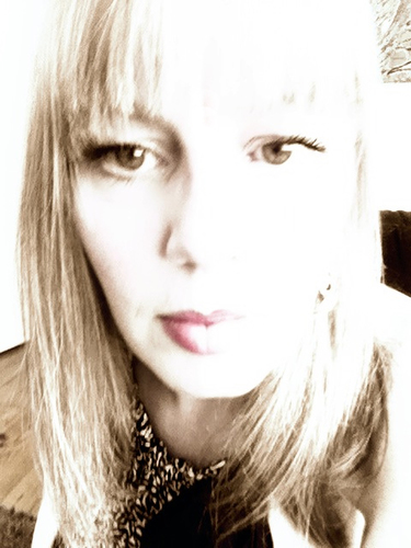 Passionate artist/photographer, iphoneographer, entrepreneur and gypsy.

http://t.co/yLL7CkuqGt
Facebook - Kerryn Benbow Captures