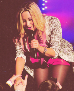 Since 04.05.12 *-* I'll be with her forever @ddlovato ♥. @PorTodoSiempre