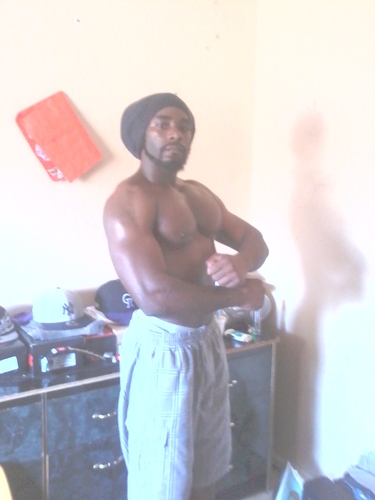 Rasta and happy bout it!!! wanna know me? follow me! blessed love!
