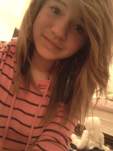Hi. My Name Is Sommer(; I love Cozy Blankets And Hate Judgmental People!!!(: