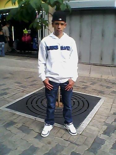 16 años soy fiel :D, beisbolista! me encanta los deportes..! Soy una persona tratable, ;* sigueme  y te sigo Follow my ♥