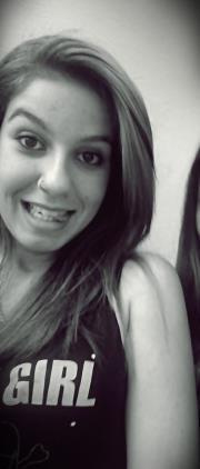 chata,13,loira,insuportável, sou irma do @Nynoooo *-* amo mt pitty e one direction s2s2