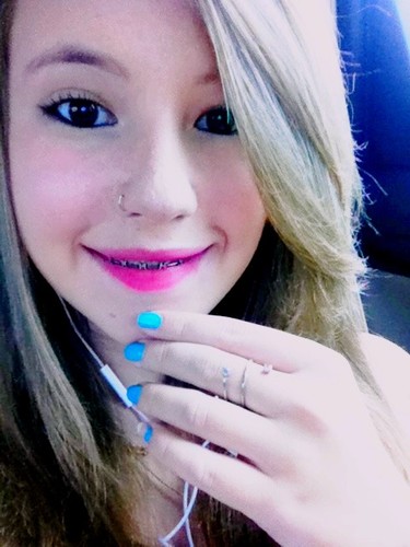 Marcella Motta Cyzenwsky Pereira: V I D A. Tá ai, fiz minha bio, bj :* since: 15.11