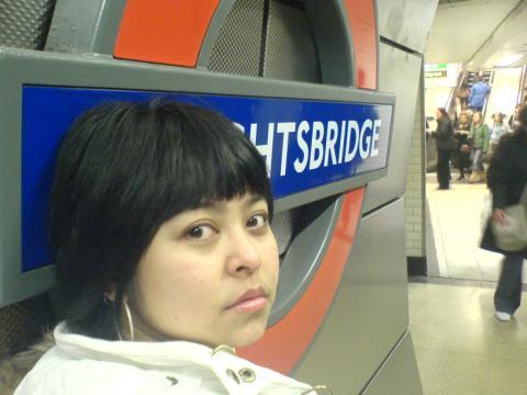 diahtjilox's profile picture. Hijraher | Ingkar Mungkar | Pembelajar Al Quran& As-Sunnah | tukang @daisuki_ramen ingin pergi haji | planolog Gajah Duduk bawa buku | former @OreimaFilms