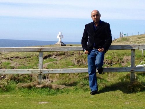 Author and Journalist. 
Writing and speaking sport — five books in.