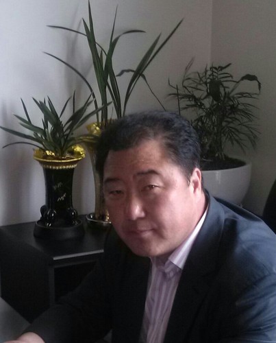(주)신명 대표이사/ 경남족구협회장/ 민주평통자문위원/(사)한중청년교류협회 조직본부장