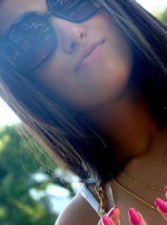 eu me chamo drika ,sou uma pessoa sincera não suporto mentira,sou estrovertida e engrasada não me enporto com o que pensam de mim sou o q sou e não vou mudar.