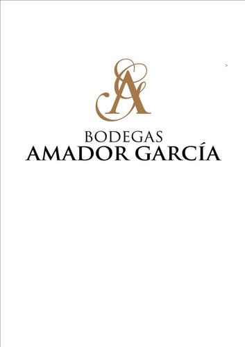 Somos una Bodega afincada en Rioja Alavesa. Bodegas Amador García os ofrece vinos cuidados con esmero, mezclando tradición y calidad. ¡Un brindis!