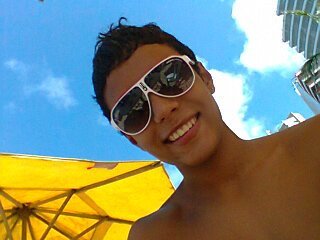 Nós nos recusamos a ser o que você queria que nós fôssemos. Somos o que somos, é assim que vai ser. Você não pode me educar