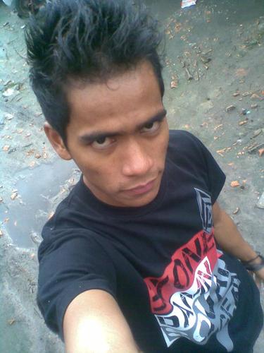 azwar_varian's profile picture. Tak nampak,Tande nak mampos...!