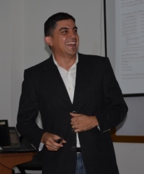 Abogado - Publicista. #Mentoring #Marketing #Speaking. En Beta constante y Campaña Permanente.